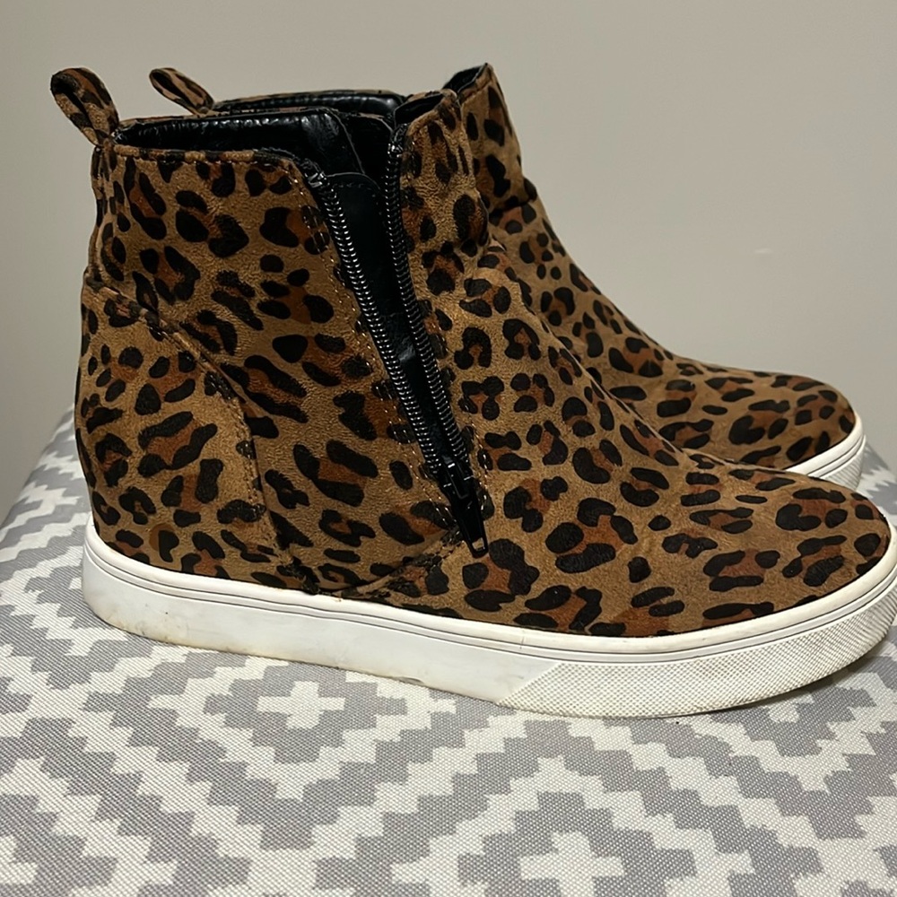 Ankle booties